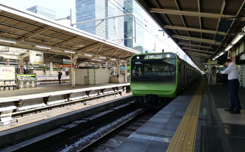 山手線のホーム