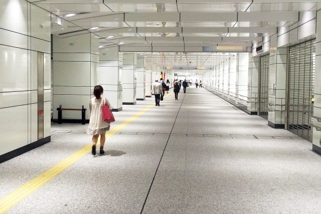 地下鉄の通路
